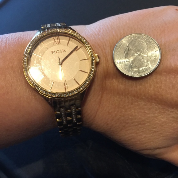 Women’s Rose Gold Fossil Watch - Picture 2 of 2